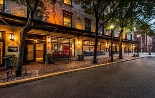 Staypineapple, A Delightful Hotel, South End - Boston