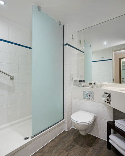 DoubleTree By Hilton London Excel photo 5