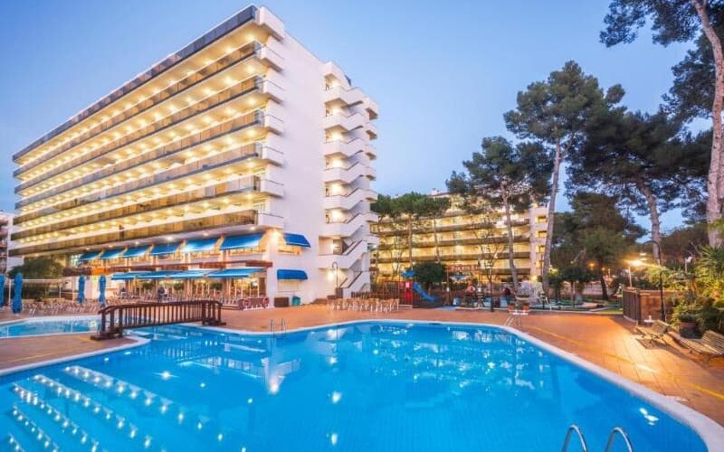 Ponient Marinada - with Themepark ticket option